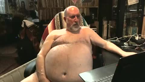 Grizz Lee Bear online show from February 1, 6:19 pm