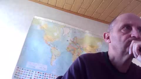 Snapshot of sharpshoder chatting on September 18, 11:45 am Peter online show from September 18, 11:45 am