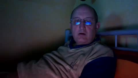 Snapshot of sharpshoder chatting on March 8, 9:40 pm Peter online show from March 8, 9:40 pm