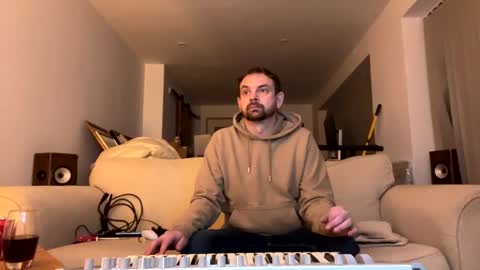 Snapshot of shyb35 chatting on January 19, 1:10 am shyb35 online show from January 19, 1:10 am