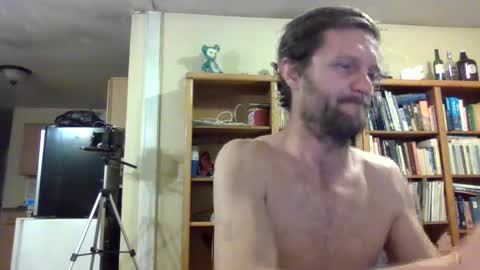 Snapshot of shyguy9387 chatting on March 4, 1:23 am shyguy9387 online show from March 4, 1:23 am