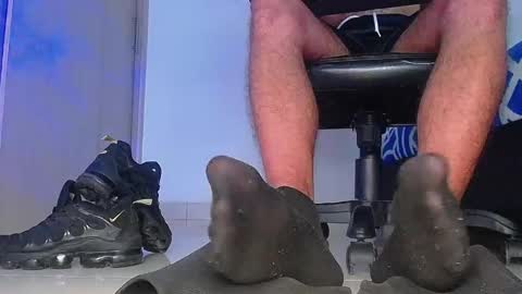 only foot                         worshipers here online show from December 18, 6:09 am