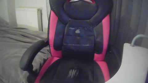 sissy_bear_ online show from April 6, 12:18 am