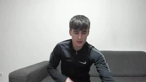 skinnyguywithbigd online show from January 1, 10:00 am