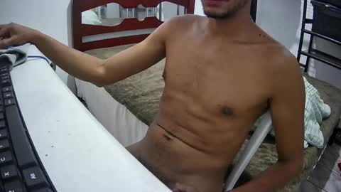Skinny Latin Man online show from October 30, 10:44 pm
