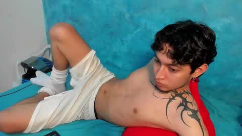 sky_wild online show from February 12, 8:26 pm