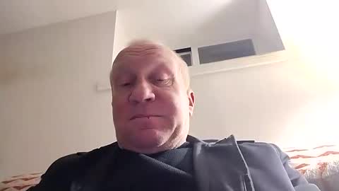 Dariusz Chmielarz online show from February 13, 12:35 am