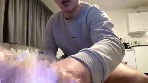 Snapshot of smalldickbigdreams23 chatting on January 21, 9:46 pm smalldickbigdreams23 online show from January 21, 9:46 pm