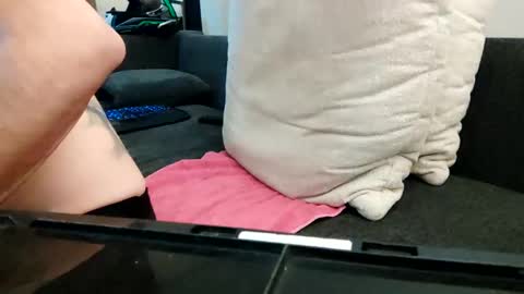 Snapshot of smokeandwatching chatting on December 19, 11:25 pm Smokeandwatching online show from December 19, 11:25 pm