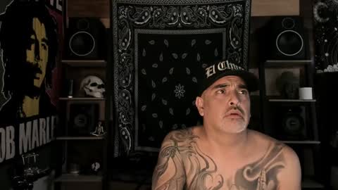 Snapshot of smokey915 chatting on January 1, 9:31 pm Smokey915 online show from January 1, 9:31 pm