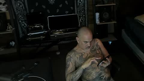 Snapshot of smokey915 chatting on January 15, 10:27 am Smokey915 online show from January 15, 10:27 am