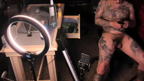 Snapshot of smokey915 chatting on February 24, 9:10 am Smokey915 online show from February 24, 9:10 am