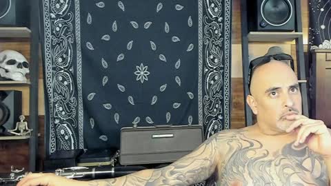 Snapshot of smokey915 chatting on January 8, 9:44 pm Smokey915 online show from January 8, 9:44 pm