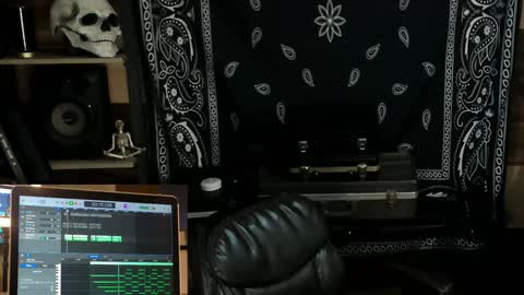 Snapshot of smokey915 chatting on January 21, 2:00 am Smokey915 online show from January 21, 2:00 am