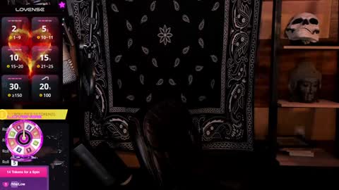 Snapshot of smokey915 chatting on December 6, 11:25 pm Smokey915 online show from December 6, 11:25 pm