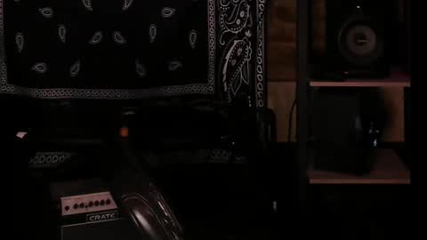 Snapshot of smokey915 chatting on February 19, 1:06 pm Smokey915 online show from February 19, 1:06 pm