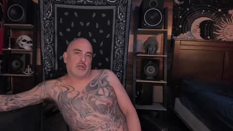 Snapshot of smokey915 chatting on January 13, 3:01 am Smokey915 online show from January 13, 3:01 am