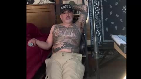 Snapshot of smokey915 chatting on February 23, 5:14 pm Smokey915 online show from February 23, 5:14 pm