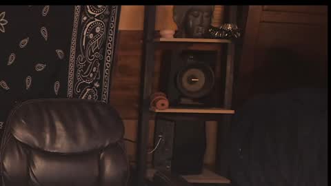 Snapshot of smokey915 chatting on February 3, 11:31 am Smokey915 online show from February 3, 11:31 am