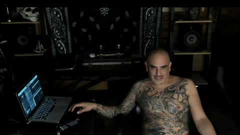 Snapshot of smokey915 chatting on January 19, 10:28 am Smokey915 online show from January 19, 10:28 am