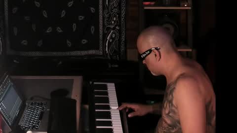 Snapshot of smokey915 chatting on February 22, 4:18 am Smokey915 online show from February 22, 4:18 am