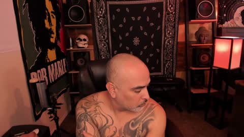 Snapshot of smokey915 chatting on December 13, 8:47 pm Smokey915 online show from December 13, 8:47 pm