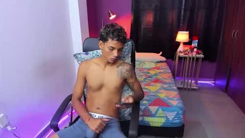 snak_master1 online show from December 1, 4:54 pm