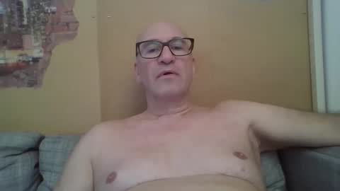 Snapshot of sneakerboy18 chatting on September 21, 2:17 pm sneakerboy18 online show from September 21, 2:17 pm