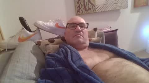 Snapshot of sneakerboy18 chatting on January 9, 7:29 pm sneakerboy18 online show from January 9, 7:29 pm