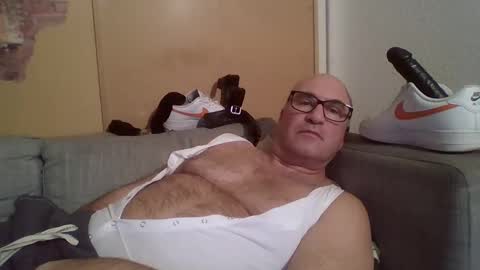 Snapshot of sneakerboy18 chatting on January 23, 6:35 pm sneakerboy18 online show from January 23, 6:35 pm