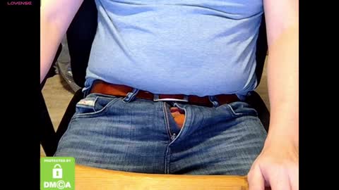 Sneakybill online show from January 8, 9:12 pm