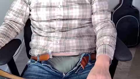 Sneakybill online show from October 20, 6:39 am