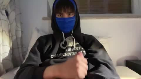 sonny_moore_ online show from January 8, 10:15 pm