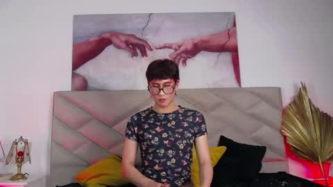 soro_lovelyboy online show from September 13, 3:18 am