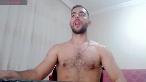 luis online show from November 26, 10:57 pm