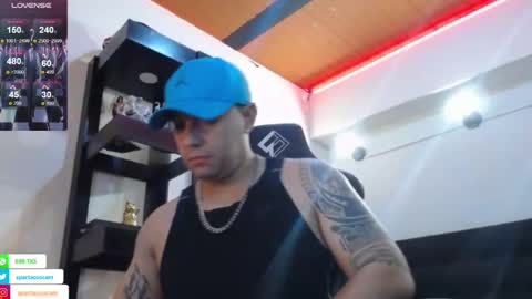 Snapshot of spartacus_cam chatting on December 7, 5:26 am     online show from December 7, 5:26 am