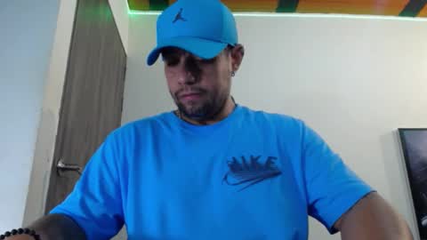 Snapshot of spartacus_cam chatting on February 27, 6:07 am     online show from February 27, 6:07 am