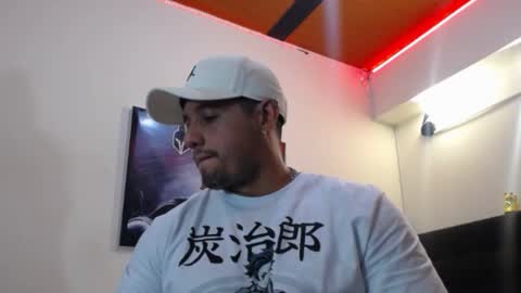 Snapshot of spartacus_cam chatting on October 17, 6:39 am     online show from October 17, 6:39 am