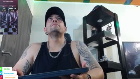 Snapshot of spartacus_cam chatting on January 9, 5:44 am     online show from January 9, 5:44 am
