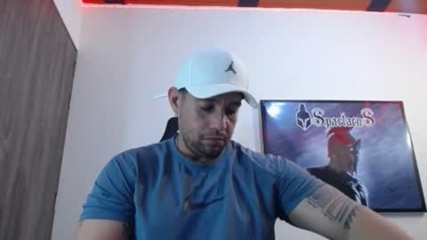 Snapshot of spartacus_cam chatting on September 22, 5:18 am     online show from September 22, 5:18 am