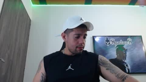 Snapshot of spartacus_cam chatting on September 23, 6:02 am     online show from September 23, 6:02 am
