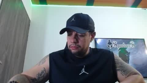 Snapshot of spartacus_cam chatting on October 1, 5:55 am     online show from October 1, 5:55 am