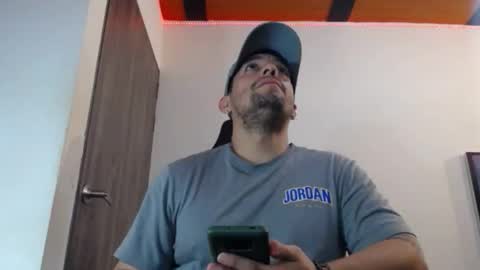 Snapshot of spartacus_cam chatting on February 4, 5:10 am     online show from February 4, 5:10 am