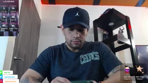 Snapshot of spartacus_cam chatting on January 10, 5:37 am     online show from January 10, 5:37 am
