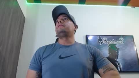 Snapshot of spartacus_cam chatting on October 9, 6:29 am     online show from October 9, 6:29 am