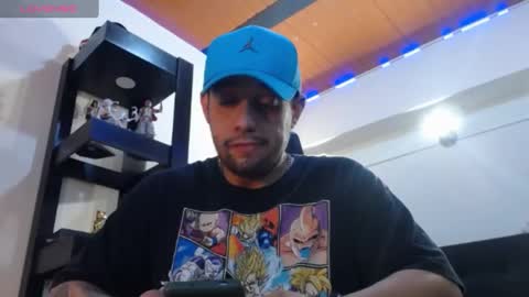 Snapshot of spartacus_cam chatting on December 4, 6:11 am     online show from December 4, 6:11 am