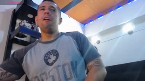 Snapshot of spartacus_cam chatting on December 12, 6:14 am     online show from December 12, 6:14 am
