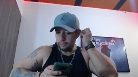 Snapshot of spartacus_cam chatting on September 29, 5:28 am     online show from September 29, 5:28 am