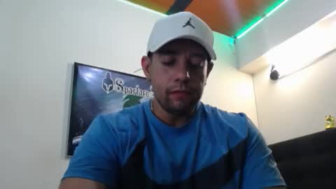 Snapshot of spartacus_cam chatting on September 20, 7:19 am     online show from September 20, 7:19 am