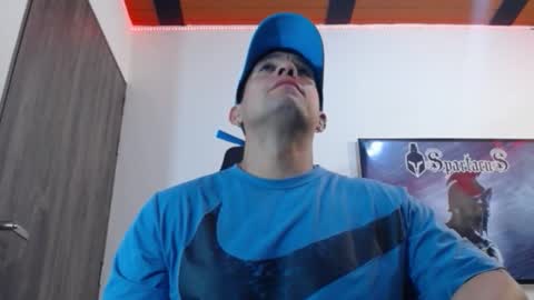 Snapshot of spartacus_cam chatting on October 27, 5:10 am     online show from October 27, 5:10 am
